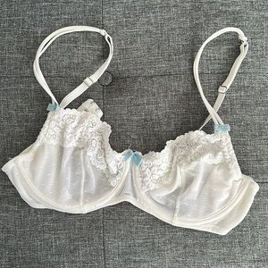 White unlined bra 32D